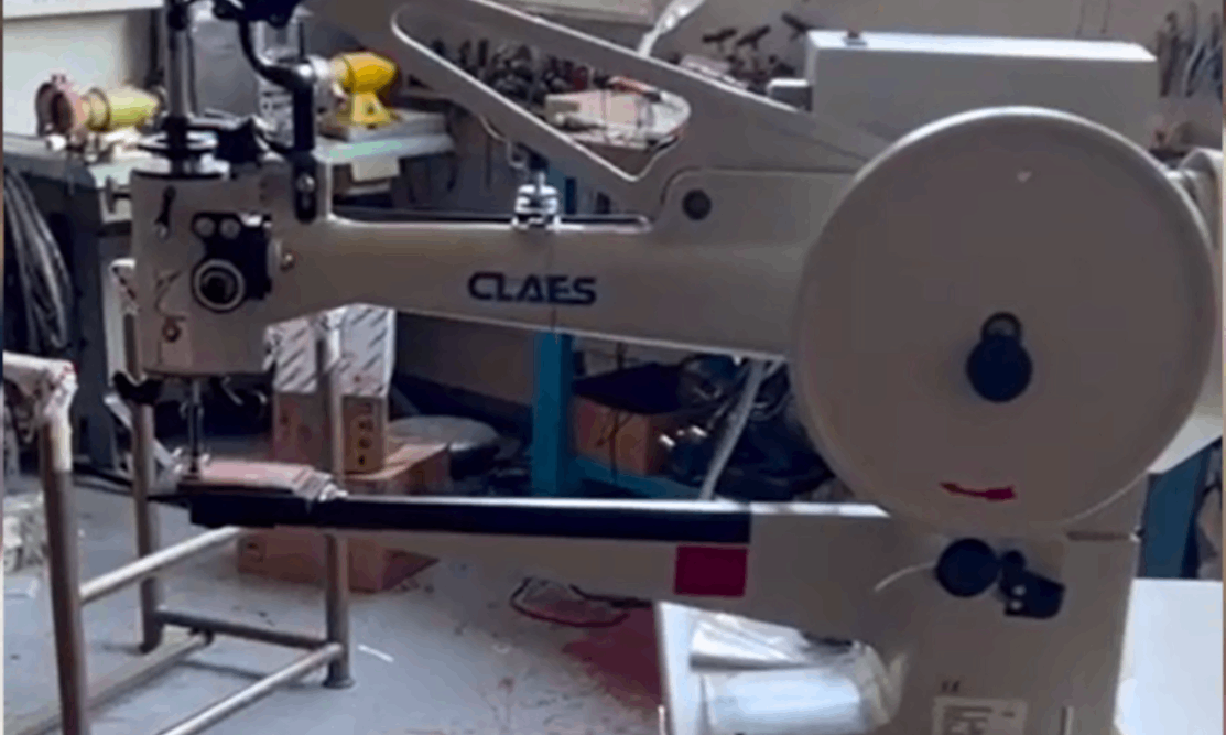 La macchina da cucire Claes 8346