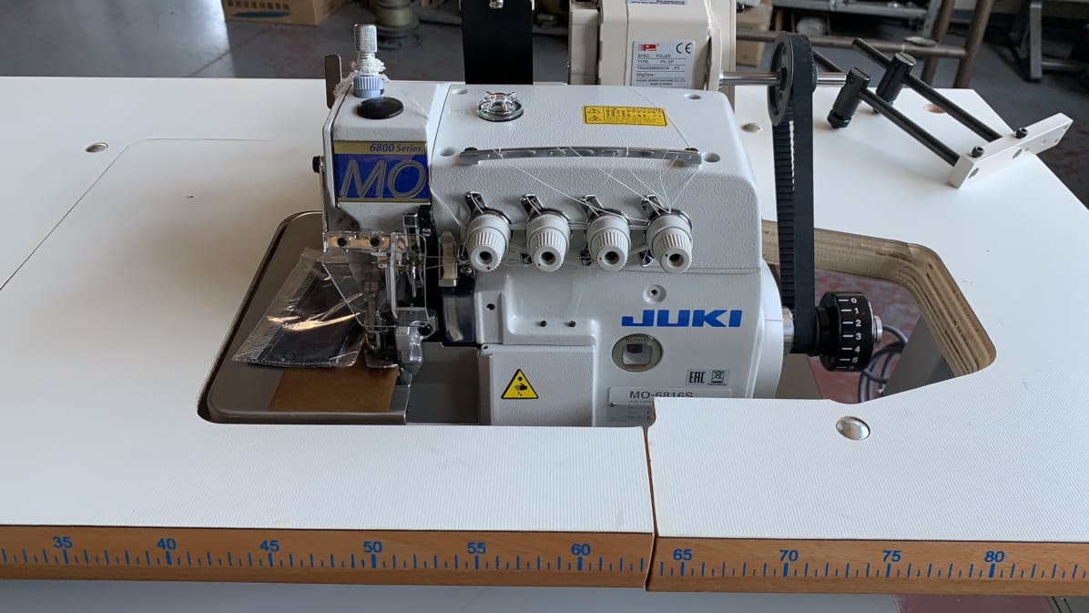 Juki 6816 tagliacuci a 2 aghi per laboratori e sartorie